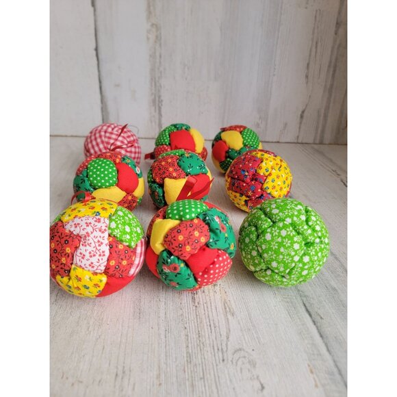 Patchwork ball floral plaid variety ornament Xmas set - Picture 2 of 5